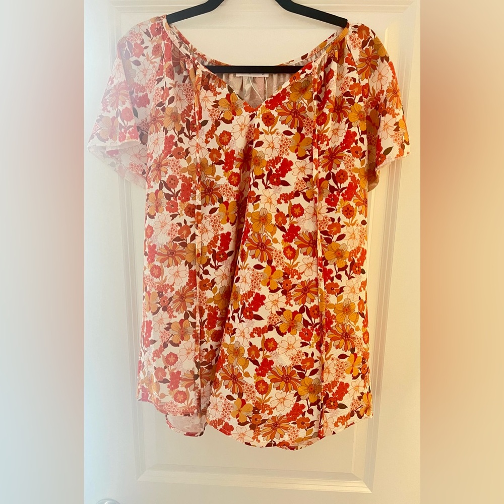 Beautiful floral pattern blouse 🌼